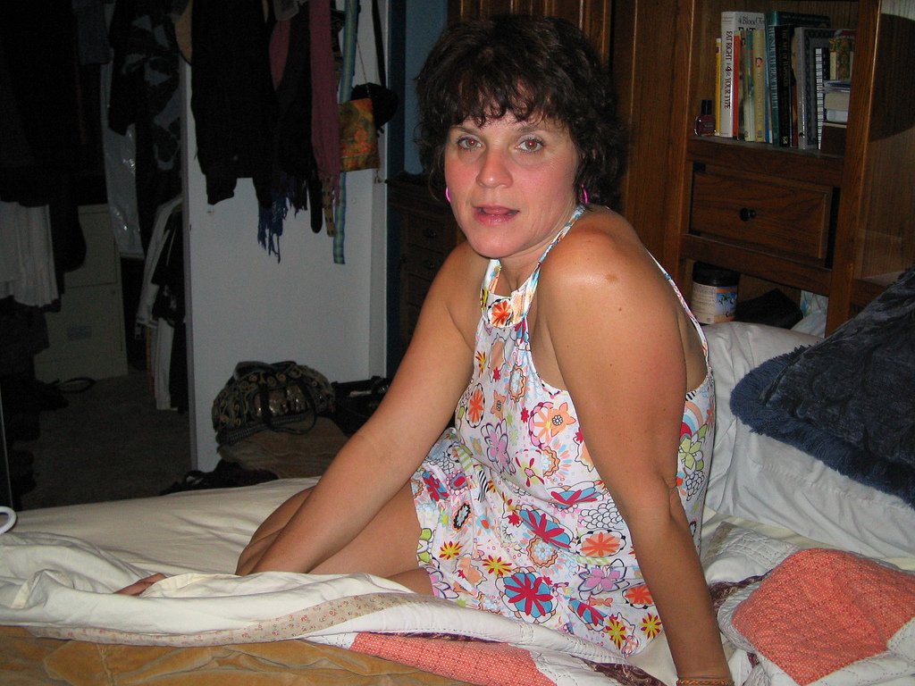 51yo Missouri wife Holly Sue, naked for all 2 C #tzrnUwiA