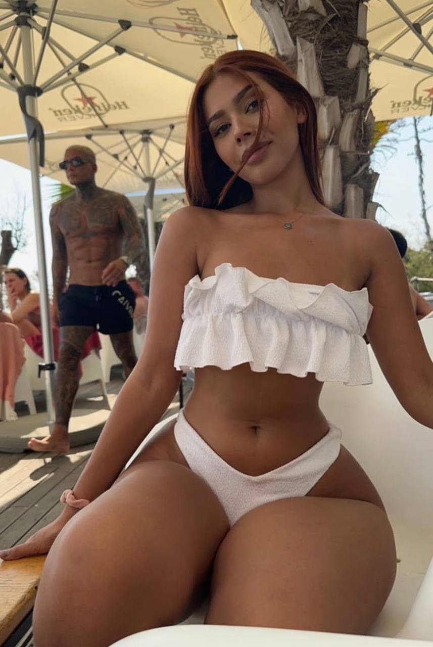Sexy latina shows off her curvy thick body #GYQSGoKA